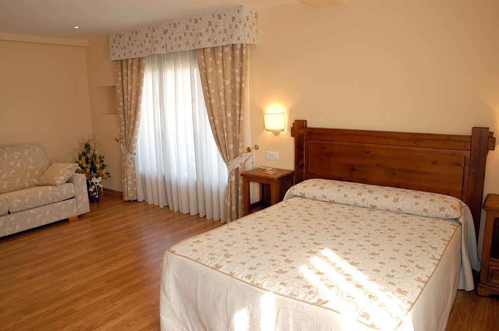 Aparthotel Tres Caminos Ель-Грао Номер фото